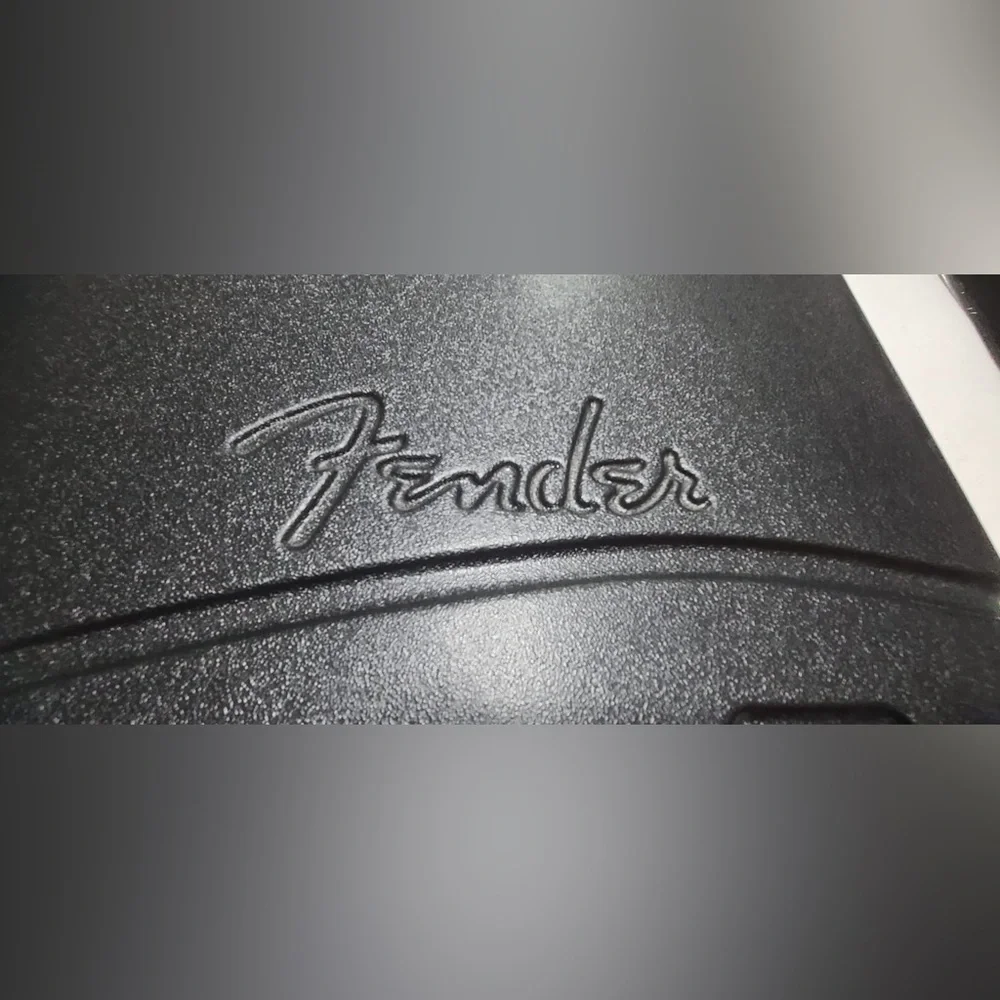 FENDER DELUXE MOLDED CASE - STRATOCASTER & TELECASTER
